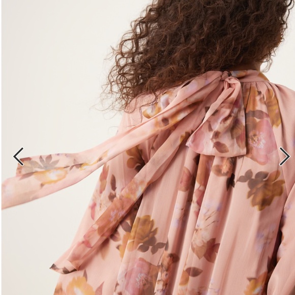 ASOS DESIGN smock tie bow back maxi dress in pink blurred floral print - Picture 2 of 4